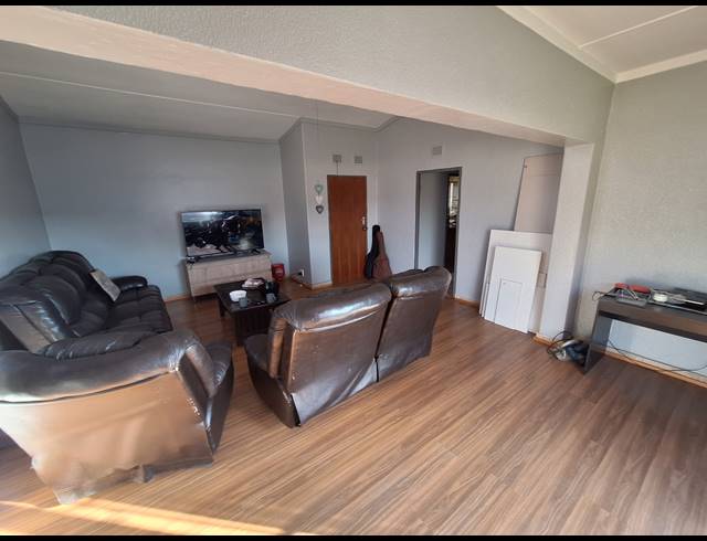 3 BEDROOM HOUSE FOR SALE IN VANDERBIJLPARK SE 1